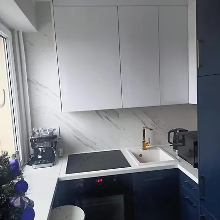 Blue Luxury تارنوف