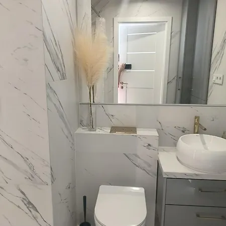 Blue Luxury شقة *